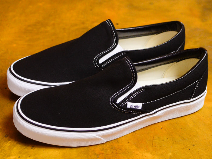 Classic Slip On - Black / White