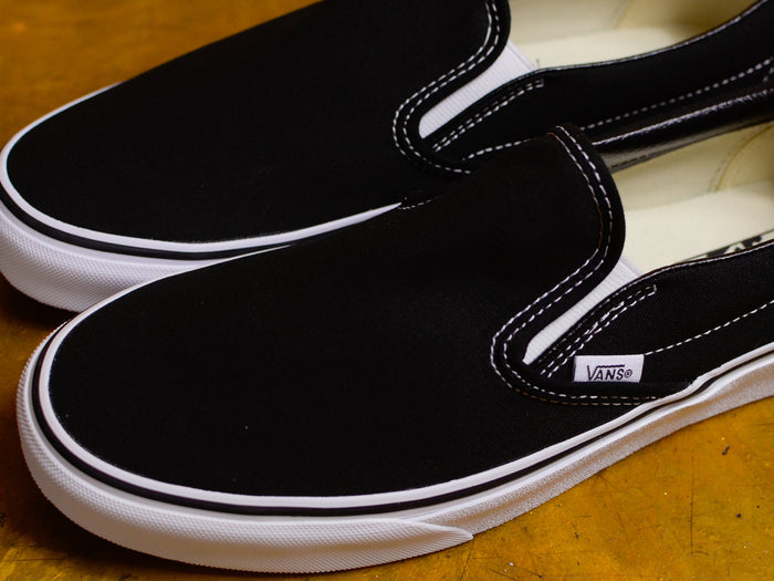 Classic Slip On - Black / White