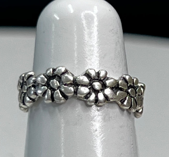 Daisy Chain Toe Ring - Sterling Silver Adjustable Jewelry front view