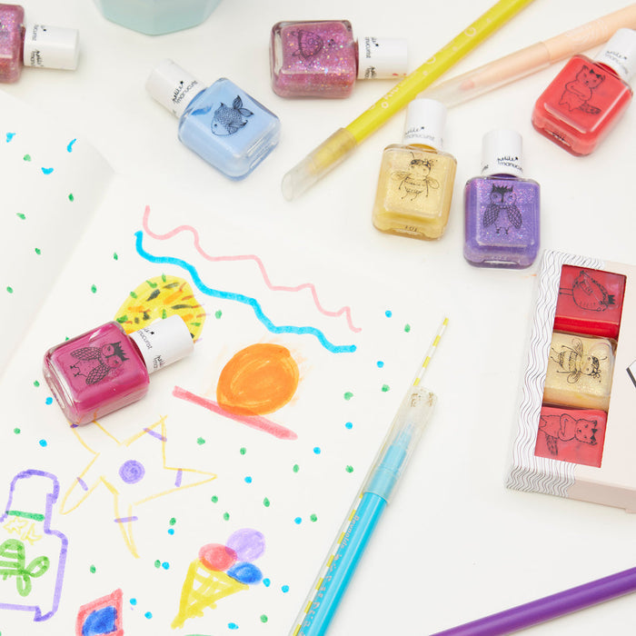 manucurist - Nail Polish - Wash Off - Lily The Unicorn - Lifestyle Cut 2