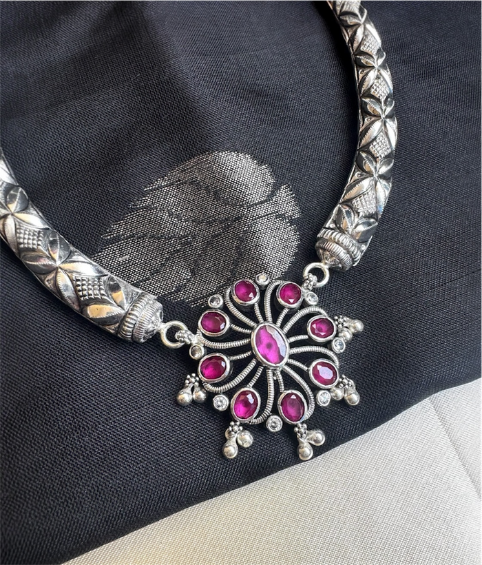The Brinda Silver Kanti Necklace