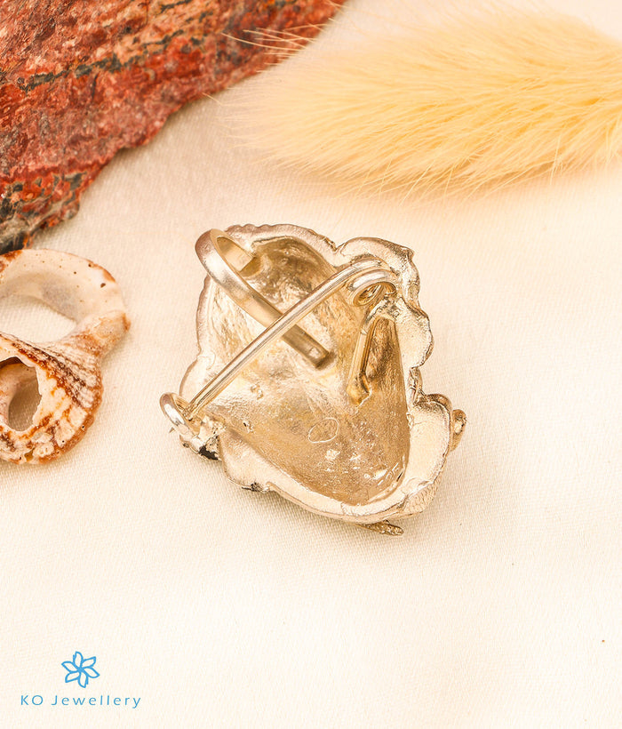 The Dvidanta Silver Pendant/Brooch (Oxidised)