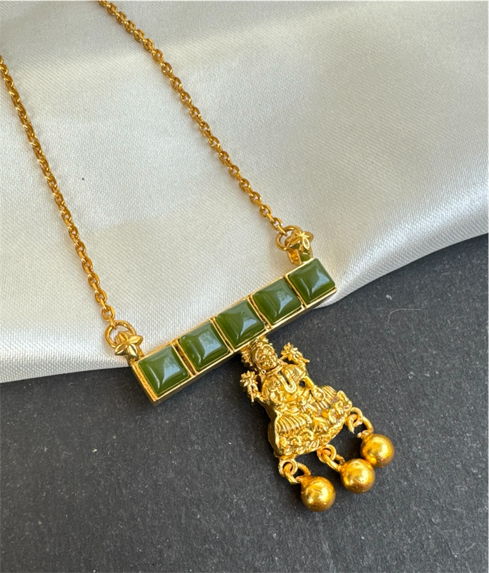 The Parina Silver Green Kemp Necklace & Earrings