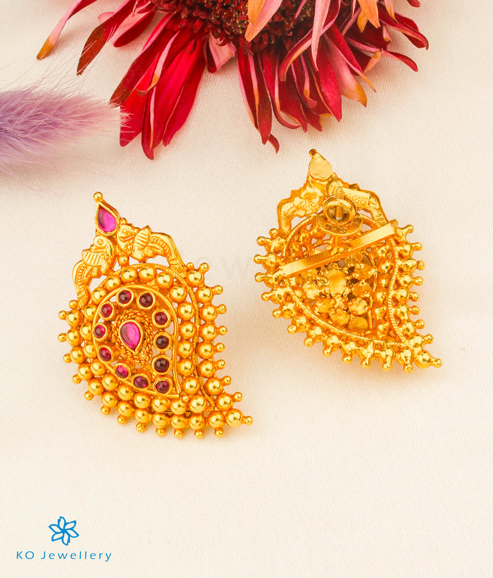 The Prashanti Silver Earstuds