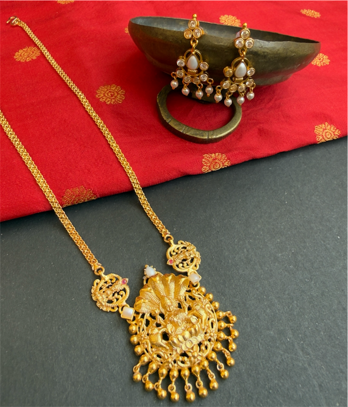 The Sriya Lakshmi Silver Pearl Necklace & Earrings