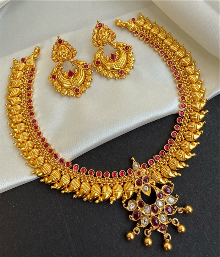 The Tanuja Silver Paisley Necklace